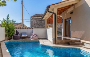 Amazing apartment in Medulin with Outdoor swimming pool, WiFi and 1 Bedrooms